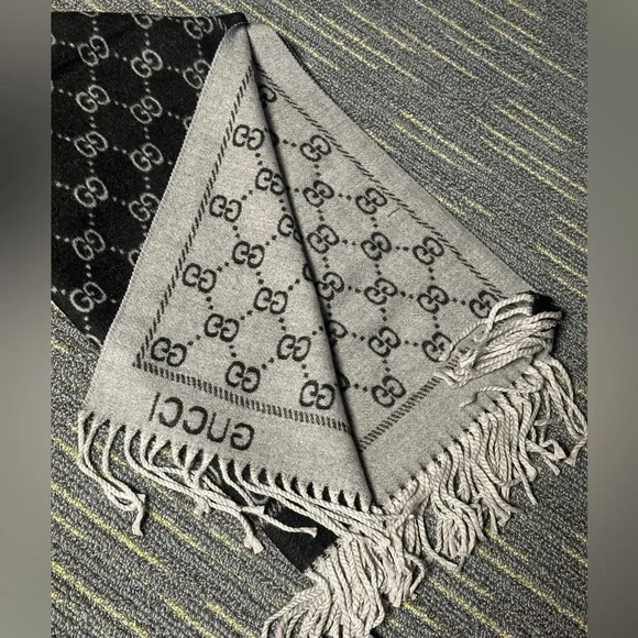 Gucci Burgundy and Pink Monogram Scarf - Picture 3 of 3